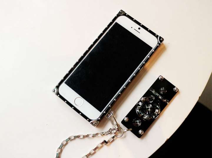 Chrome Hearts レトロ風 高級感iphone12proケース