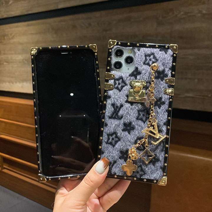 Louis Vuitton チェーン付き 全面保護 iphone12ケース