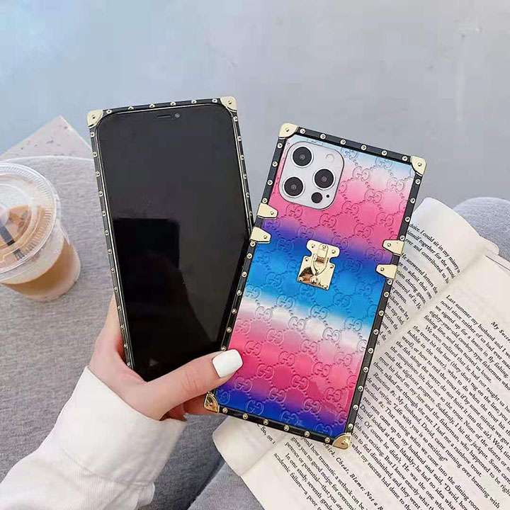 gucci 人気ブランド iphone12ケース