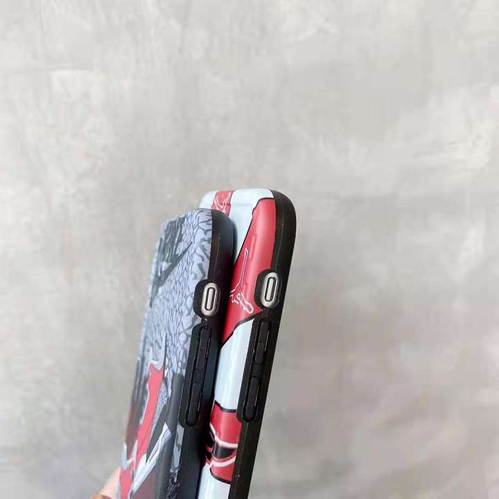 高校生愛用 iPhone 11 Nike カバー