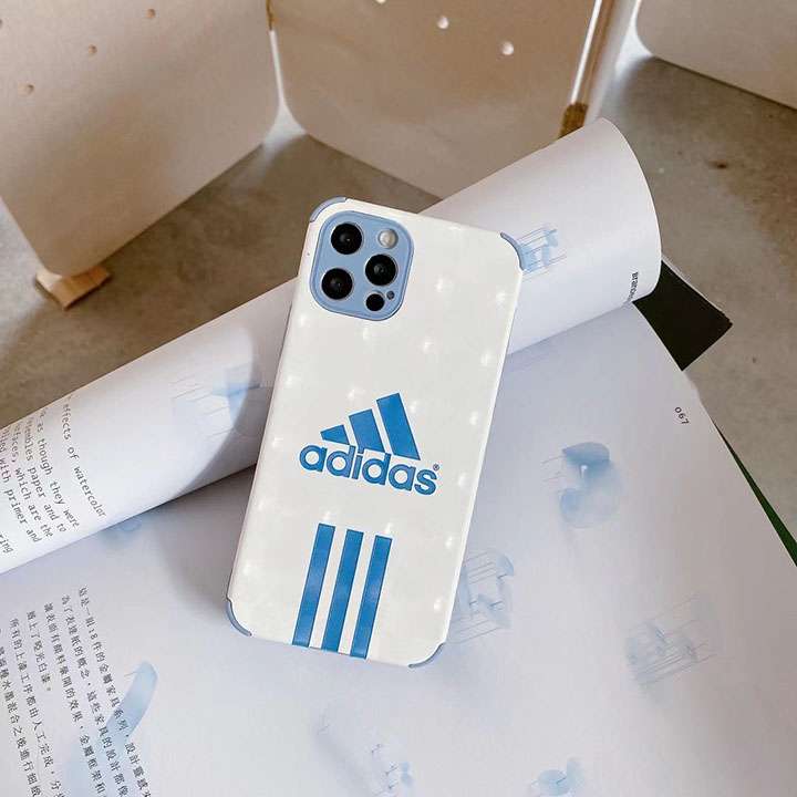 iPhone xr文芸風ケースadidas