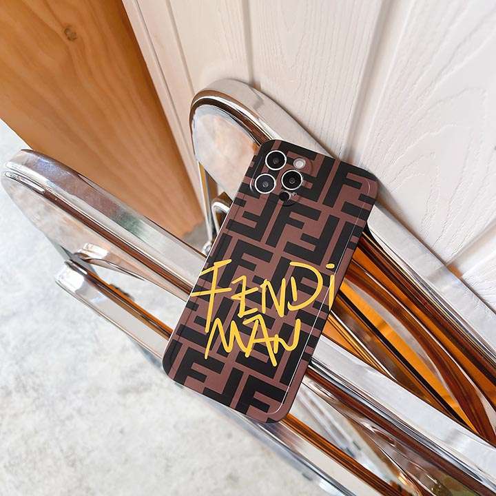 アイフォン xr 芸能人愛用 スマホケース Fendi