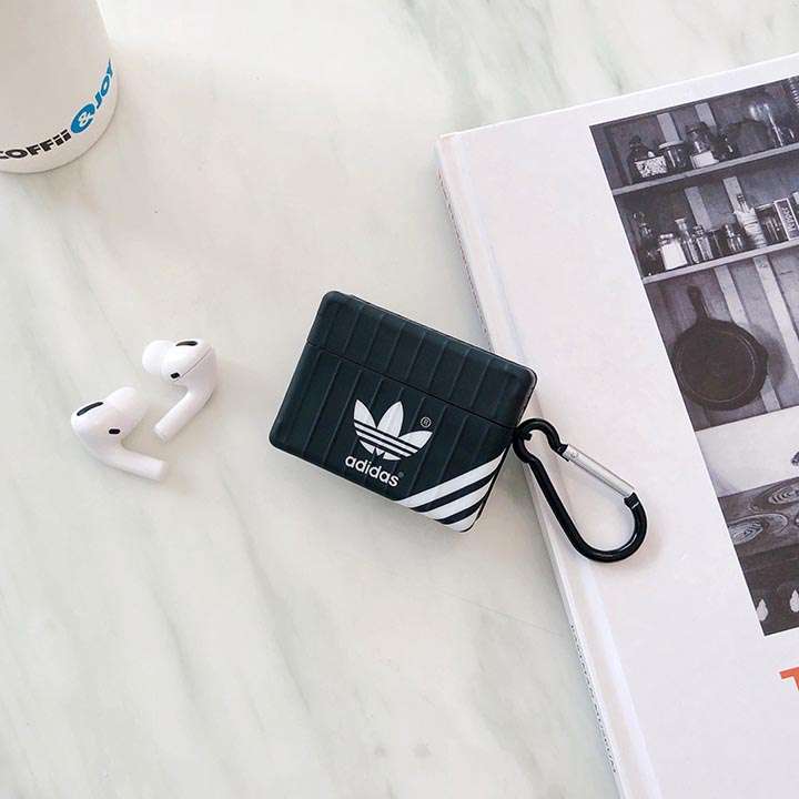 adidas AirPods Proカバー 白黒 おすすめ