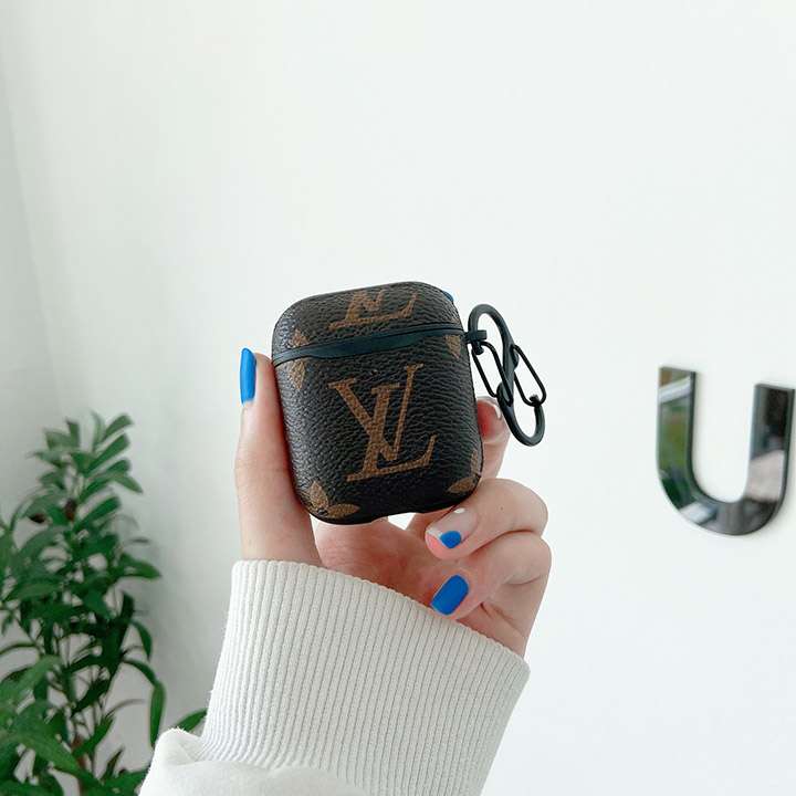 vuitton 字母