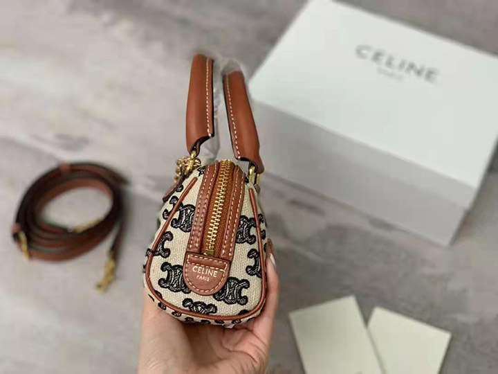 Celine ハンドバッグ ロゴ付き